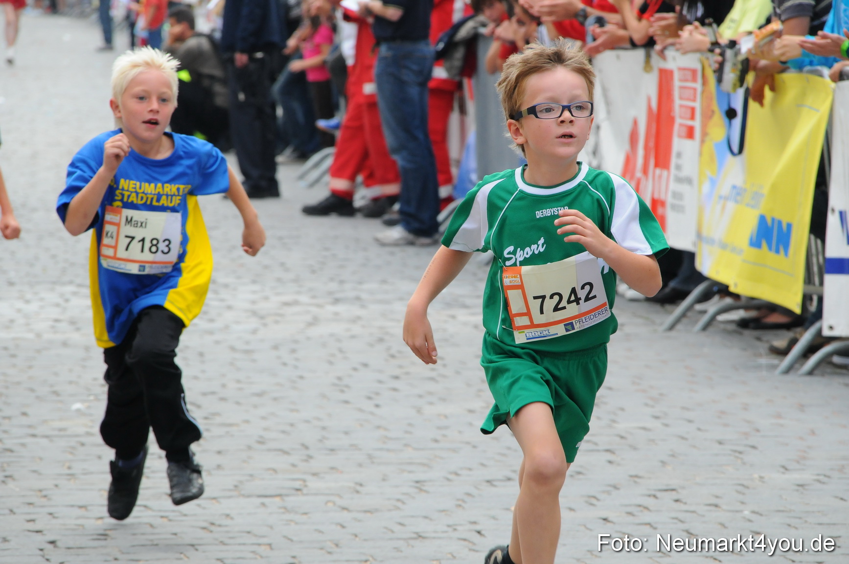 0073 Stadtlauf Neumarkt Bambinilaeufe 200909